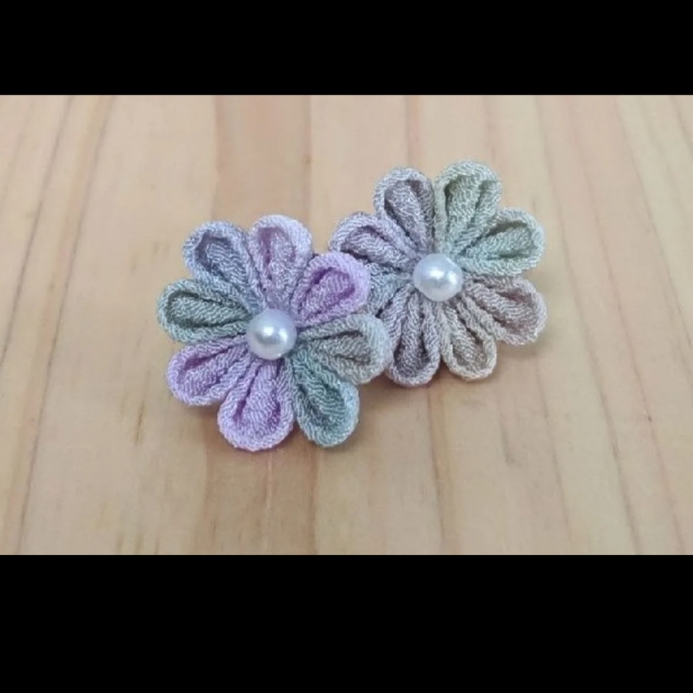 Cute Tsumami Flower Earrings Purple